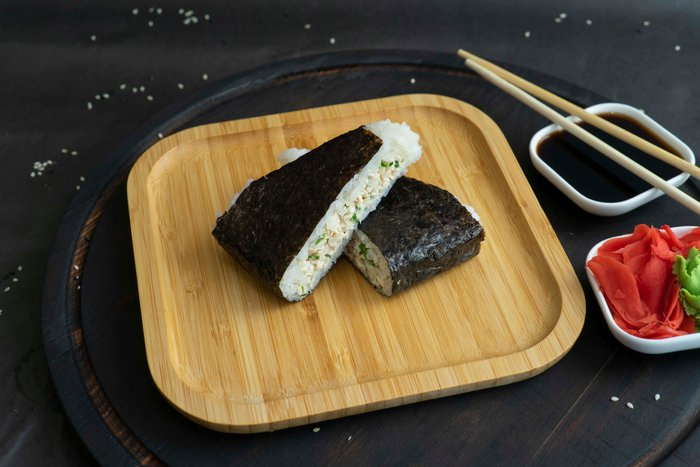 Онигири с курицей