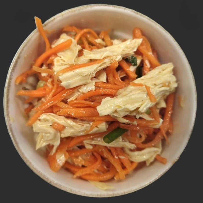 Салат из спаржи и морковью 100гр.