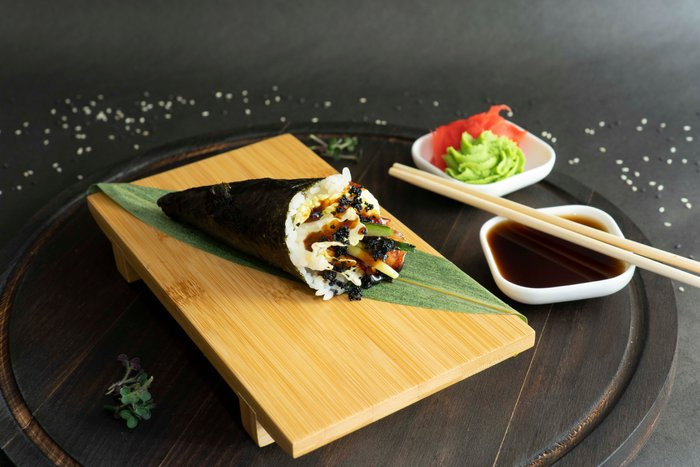 Унаги хенд ролл