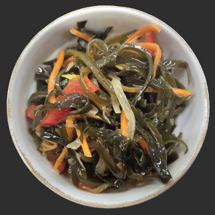 Салат из морской капусты с перцем и морковью